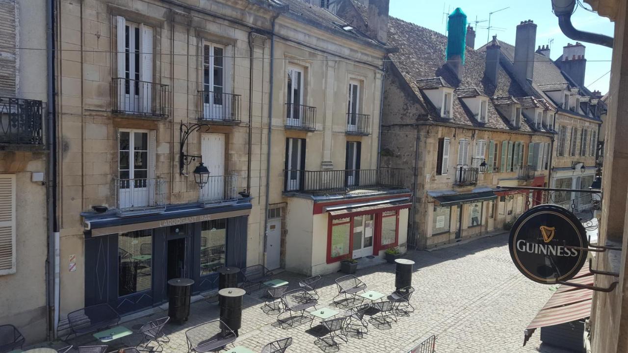 Appartements Chez Delphine Et Guillaume Au Coeur De Semur En Auxois Exterior foto