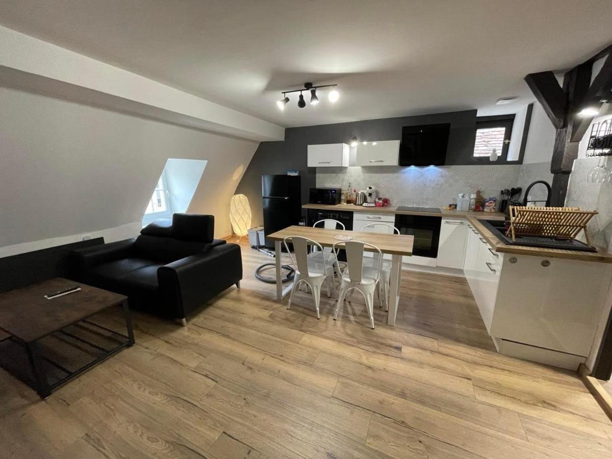 Appartements Chez Delphine Et Guillaume Au Coeur De Semur En Auxois Exterior foto